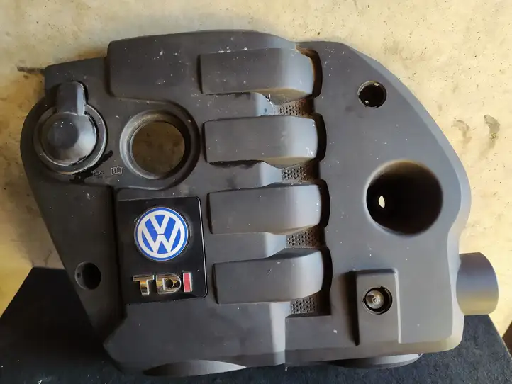 Volkswagen PASSAT B5.5 (2001 - 2005) 038103925 Крышка двигателя декоративная — фото 1