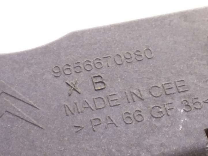 Citroen C4 Picasso (2006 - 2013)  9656670980 Держатель крыла