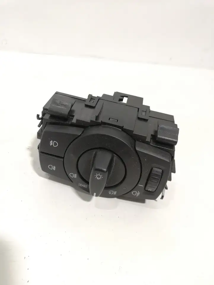 BMW 1 E81 E87 (2004 - 2011) 693279204 Включатель фонарей — фото 1