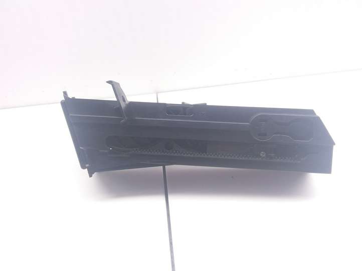 Ford Mondeo Mk III (2000 - 2007)  1S7114564A Передний держатель чашки