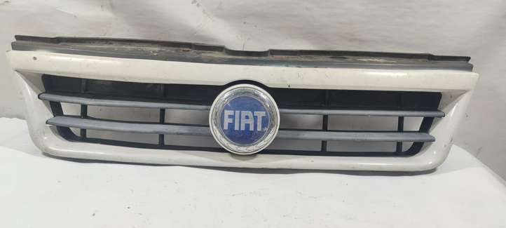 Fiat Ducato (2002 - 2006)  735324820 Верхняя решётка