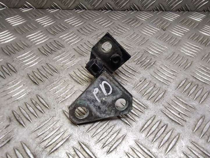 Volkswagen Golf V (2003 - 2009)  1K0831402L Верхняя петля передней двери