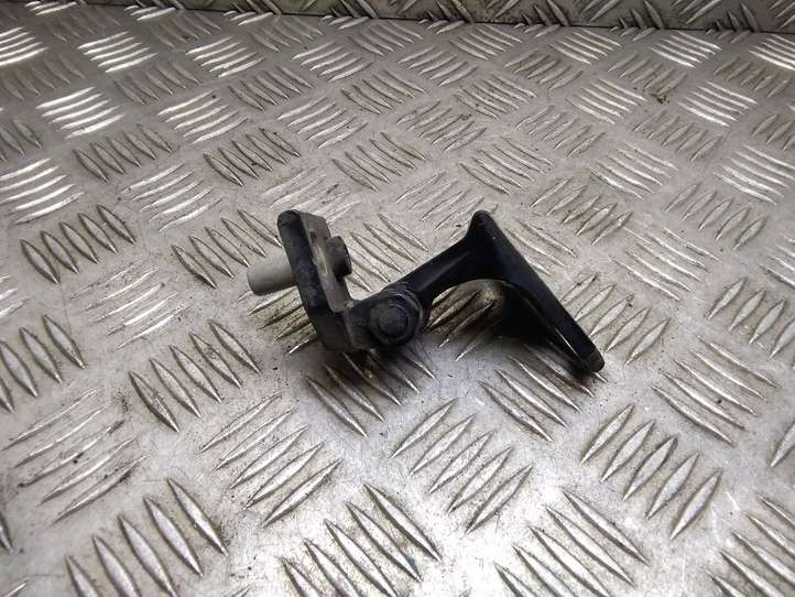 Volkswagen Golf V (2003 - 2009)  1K0831402L Верхняя петля передней двери