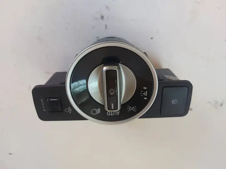 Mercedes-Benz C W204 (2007 - 2014) A2049053103 Включатель фонарей — фото 1