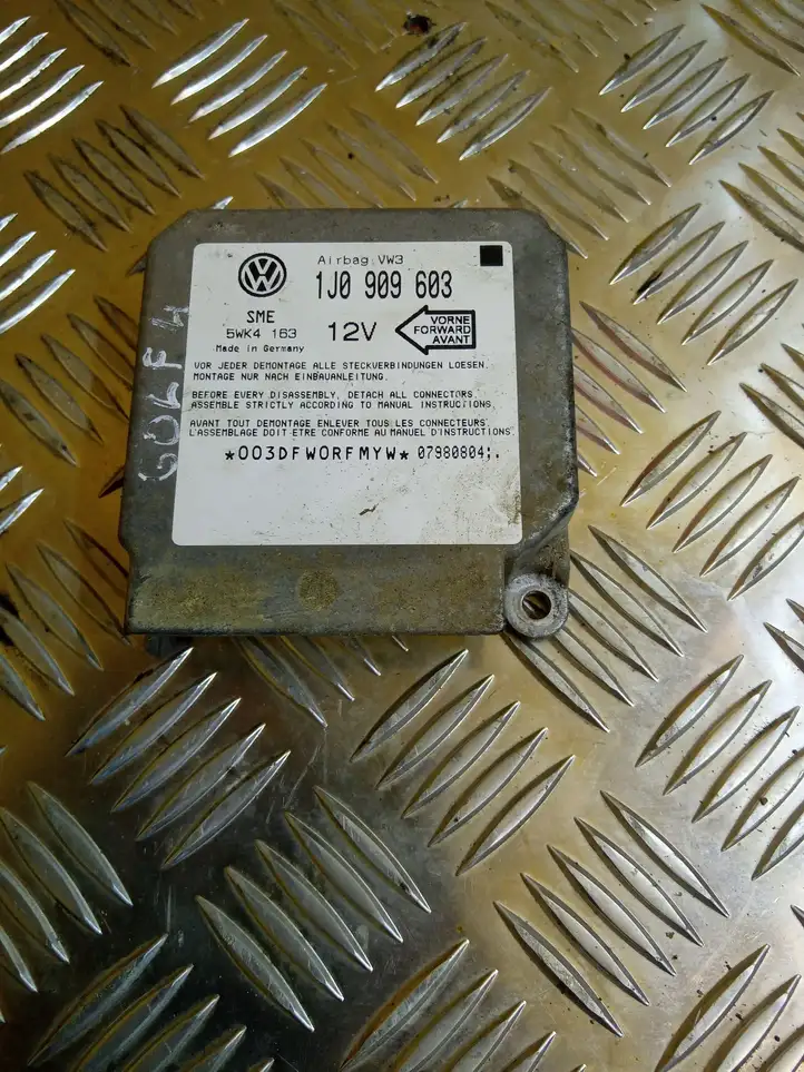 Volkswagen Golf IV (1998 - 2005) 1J0909603 Блок управления пневмоподвеской — фото 1