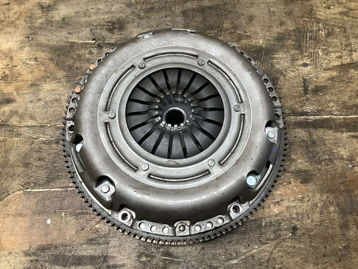 Audi A3/S3 8L (2000 - 2003)  030105271D Комплект сцепления