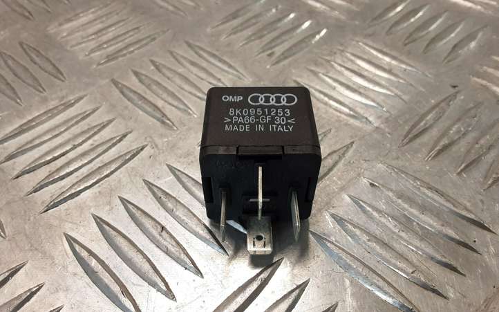 Audi A4 (2007 - 2011)  8K0951253 Другое реле
