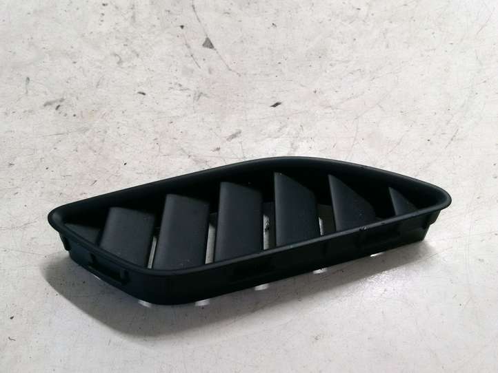 Audi A4 (2007 - 2011)  8K0819794 Воздушная решётка окна