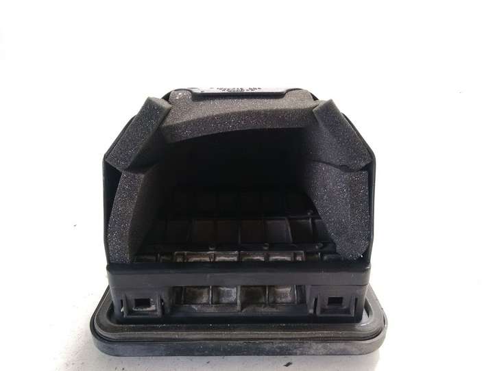 Audi A4 (2007 - 2011)  8K0819161B Вентиляционная решётка