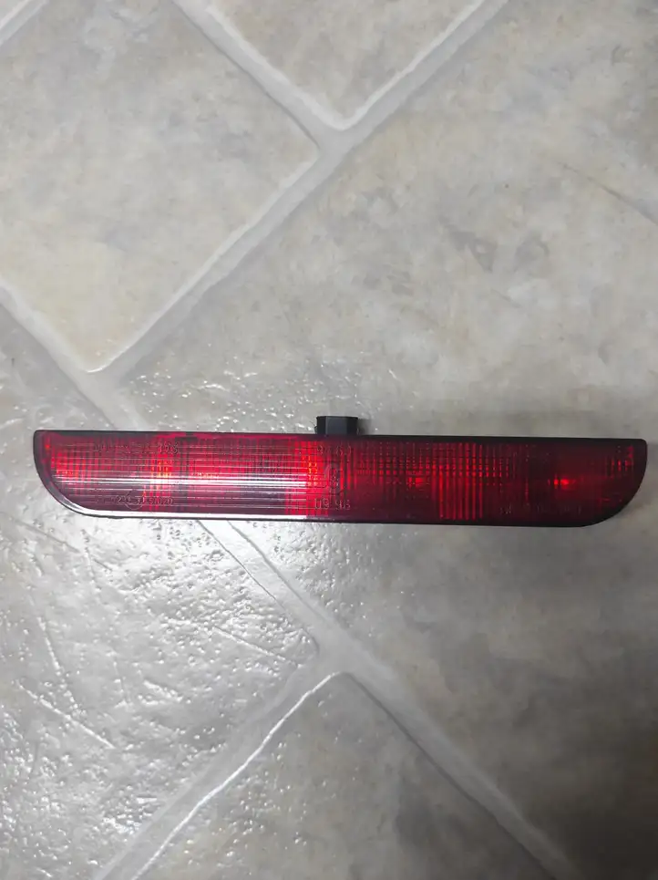 Ford Mondeo Mk III (2000 - 2007) 0996400 Дополнительный стоп фонарь — фото 1