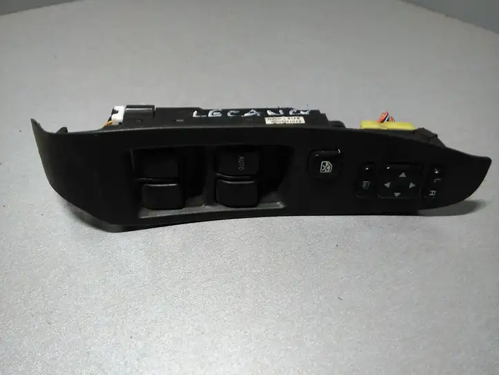 Subaru Legacy (1999 - 2003) 83071AE020 Кнопка стеклоподъемников — фото 1