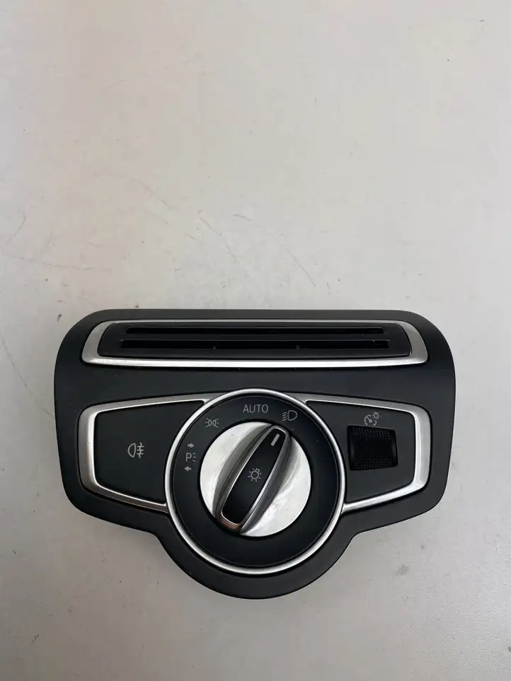 Mercedes-Benz C W205 (2014 - 2021) A2059051810 Включатель фонарей — фото 1