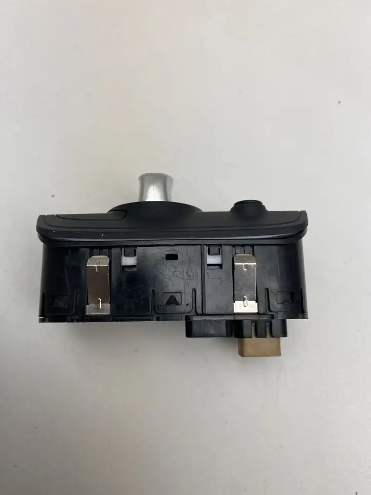 Audi A3/S3 8V (2012 - 2016) 8V0941531N Включатель фонарей — фото 2