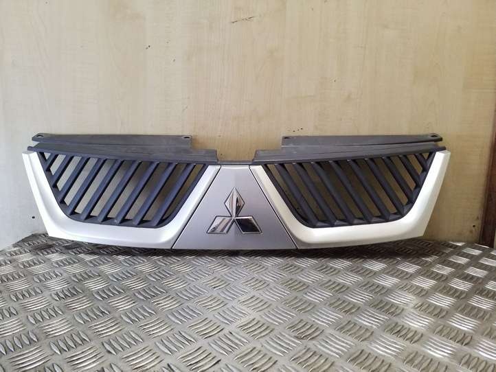 Mitsubishi Outlander (2007 - 2012)  7450A037ZZ Верхняя решётка