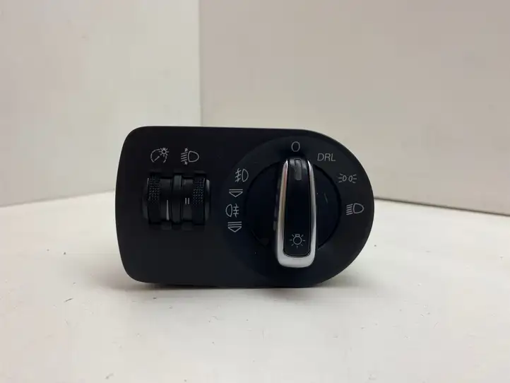 Audi A3/S3 8P (2008 - 2013) 8P2941531AE Включатель фонарей — фото 1