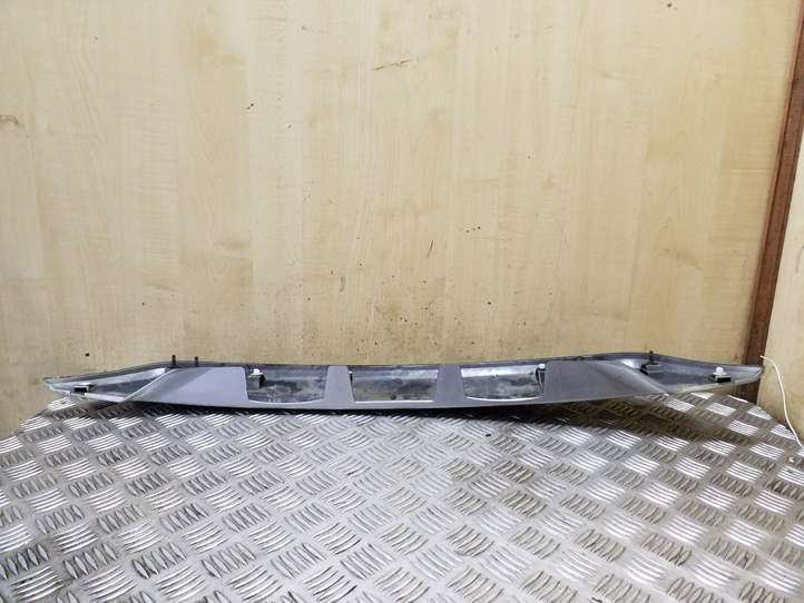 Mitsubishi Outlander (2007 - 2012)  5817A022ZZ Обшивка крышки багажника
