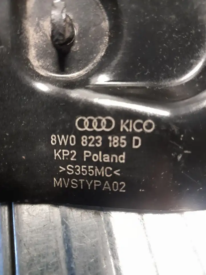 Audi A4 S4 B8 8K (2011 - 2015) 8W0823185D Прочие детали моторного отсека — фото 3