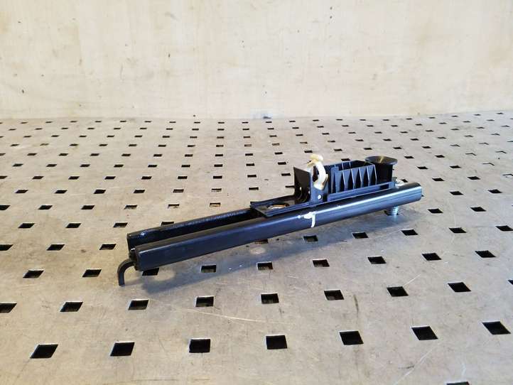 Land Rover Range Rover Sport (2005 - 2009)  532092200A Регулировочная планка ремня безопасности