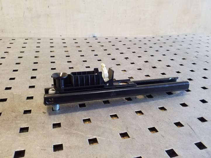 Land Rover Range Rover Sport (2005 - 2009)  532092200A Регулировочная планка ремня безопасности