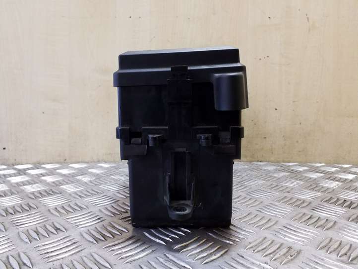 Land Rover Range Rover Sport (2005 - 2009)  T5EJBM04 Блок предохранителей