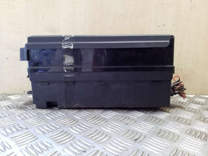 Land Rover Range Rover Sport (2005 - 2009)  T5EJBM04 Блок предохранителей