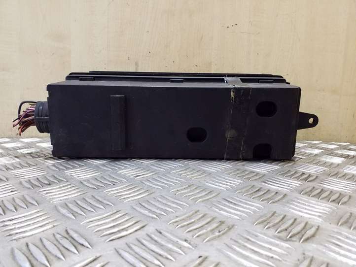 Land Rover Range Rover Sport (2005 - 2009)  T5EJBM04 Блок предохранителей