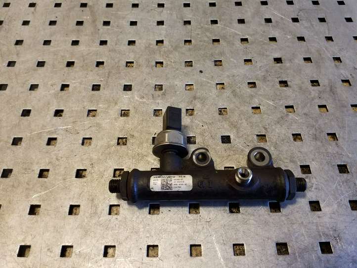 Land Rover Range Rover Sport (2005 - 2009)  4R8Q9C066AE Магистральная трубка топлива