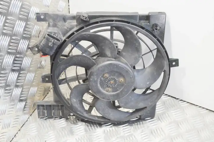 Opel Zafira B (2003 - 2006) 0130303302 Электровентилятор радиатора — фото 1