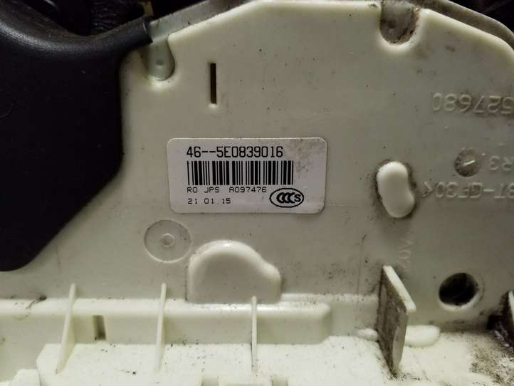 Volkswagen PASSAT B8 (2015 - )  5E0839016 Замок задней двери