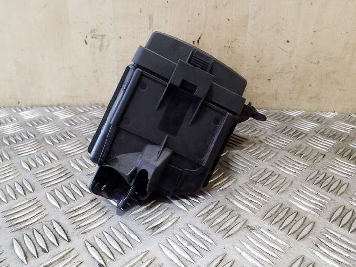 Volkswagen PASSAT B8 (2015 - )  5Q0937132B Блок предохранителей