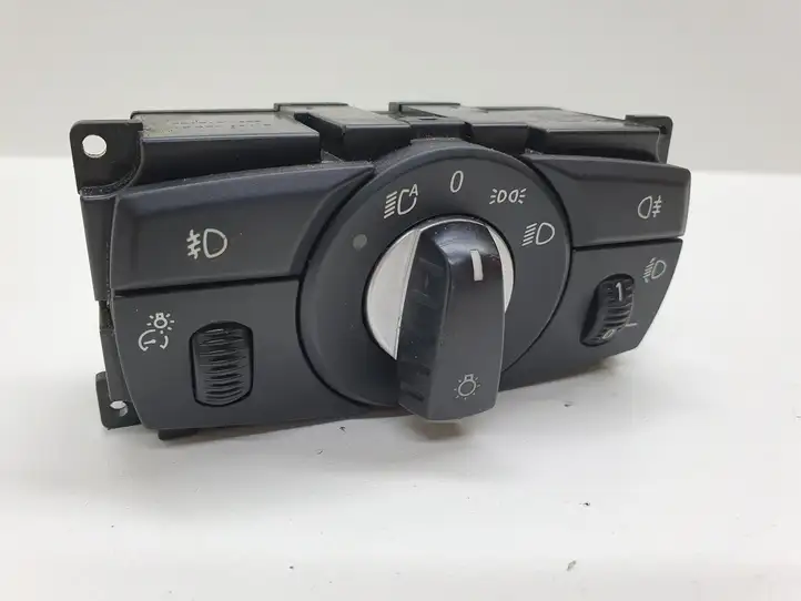 BMW 5 E60 E61 (2004 - 2010) 6988555 Включатель фонарей — фото 1