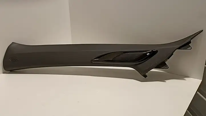 Toyota C-HR I (2016 - 2022) 62220F4020 Нижняя обшивка стойки B — фото 1