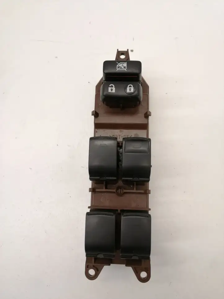 Toyota Avensis T270 (2012 - 2015) 8404005080 Кнопка стеклоподъемников — фото 1