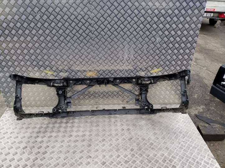 Land Rover Discovery (2004 - 2009)  DIN500016 Верхняя часть панели радиаторов (телевизора)