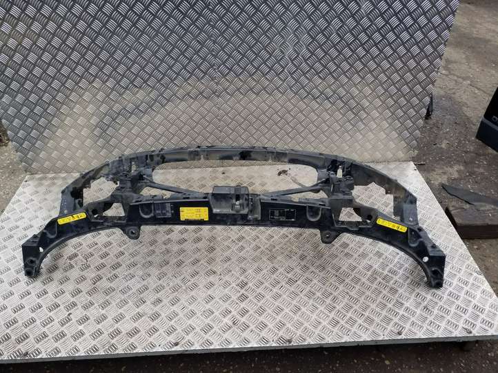 Land Rover Discovery (2004 - 2009)  DIN500016 Верхняя часть панели радиаторов (телевизора)