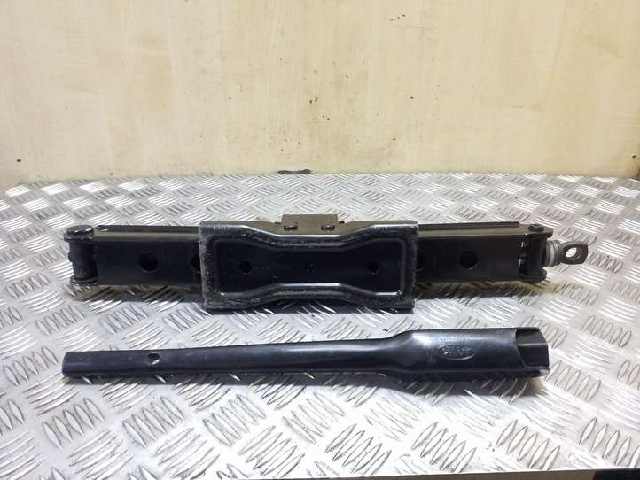 Land Rover Discovery (2004 - 2009)  KAJ500122 Комплект инструментов