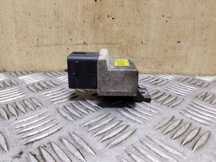 Nissan Juke I F15 (2010 - 2018)  8200859243 Реле подогрева свеч
