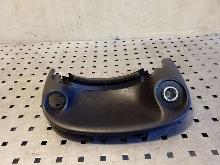 Nissan Juke I F15 (2010 - 2018)  682521KE0A Другая деталь панели