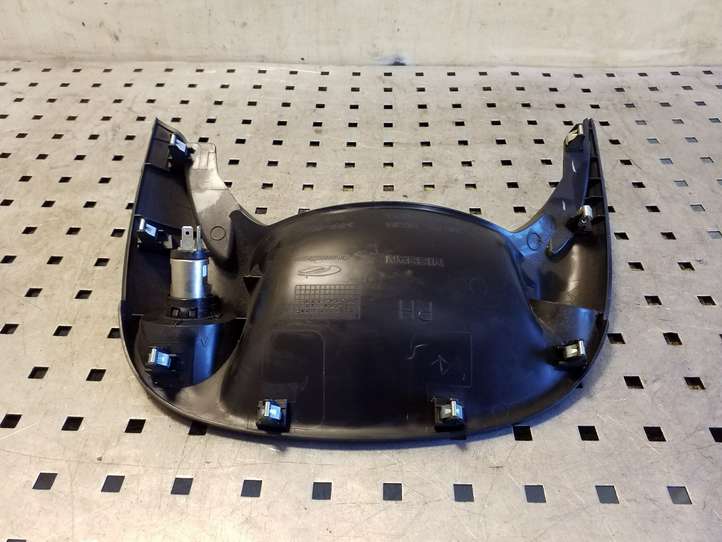Nissan Juke I F15 (2010 - 2018)  682521KE0A Другая деталь панели