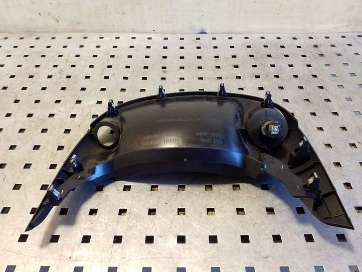 Nissan Juke I F15 (2010 - 2018)  682521KE0A Другая деталь панели