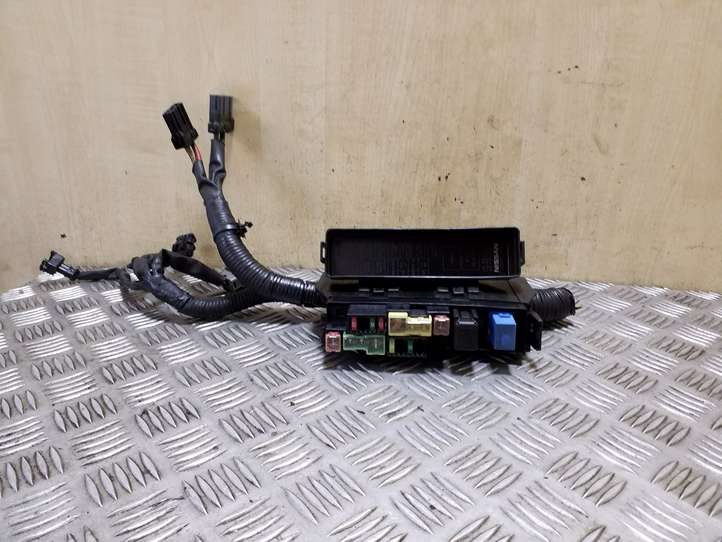 Nissan Juke I F15 (2010 - 2018)  24382EW70B Блок предохранителей