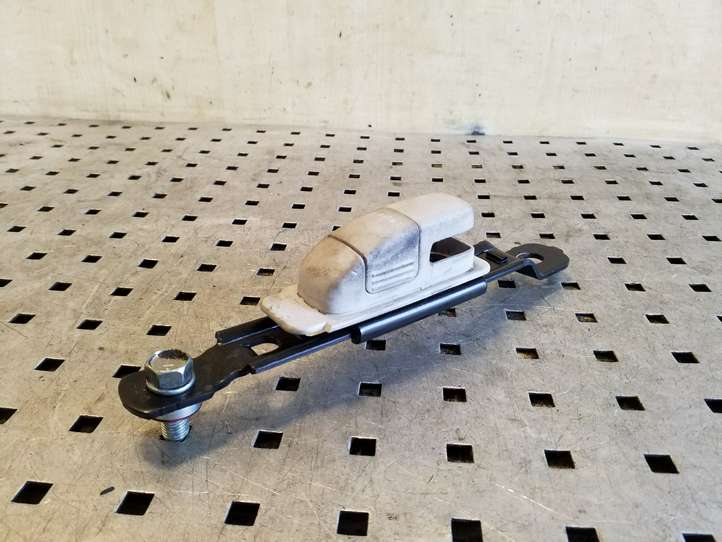 Nissan Juke I F15 (2010 - 2018)  63020B Регулировочная планка ремня безопасности