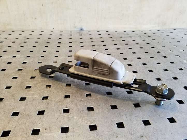 Nissan Juke I F15 (2010 - 2018)  63020B Регулировочная планка ремня безопасности