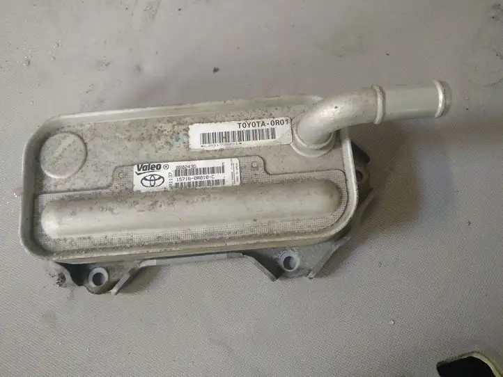 Toyota Avensis T250 (2006 - 2009) 880243D Кронштейн масляного фильтра — фото 1