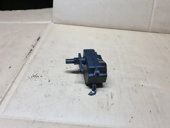 Volvo XC90 (2002 - 2006) Двигатель задвижки потока воздуха — фото 1