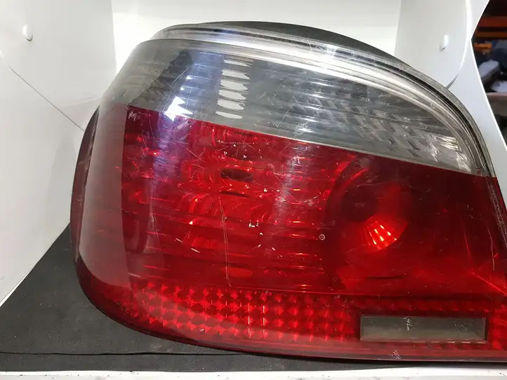 BMW 5 E60 E61 (2004 - 2010) 6910767 Задний фонарь в кузове — фото 1