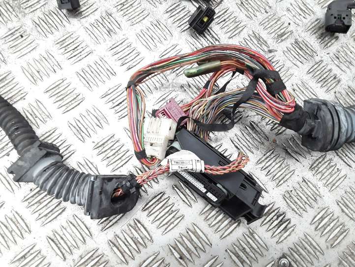 BMW 5 E60 E61 (2004 - 2010)  7580388 Проводка двигателя