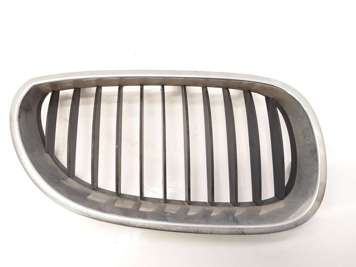 BMW 5 E60 E61 (2004 - 2010)  51137027062 Верхняя решётка