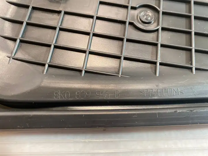 Audi A4 S4 B8 8K (2007 - 2011) 8K0839916B Прочие детали салона — фото 2