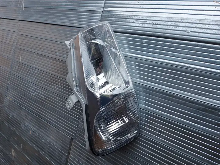 Hyundai Accent (1999 - 2002) 2211116R Передняя фара — фото 1